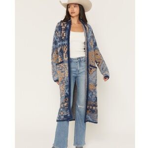 SOUTHWESTERN 
PRINT EYELASH 
YARN DUSTER
NWOT
SHYANNE